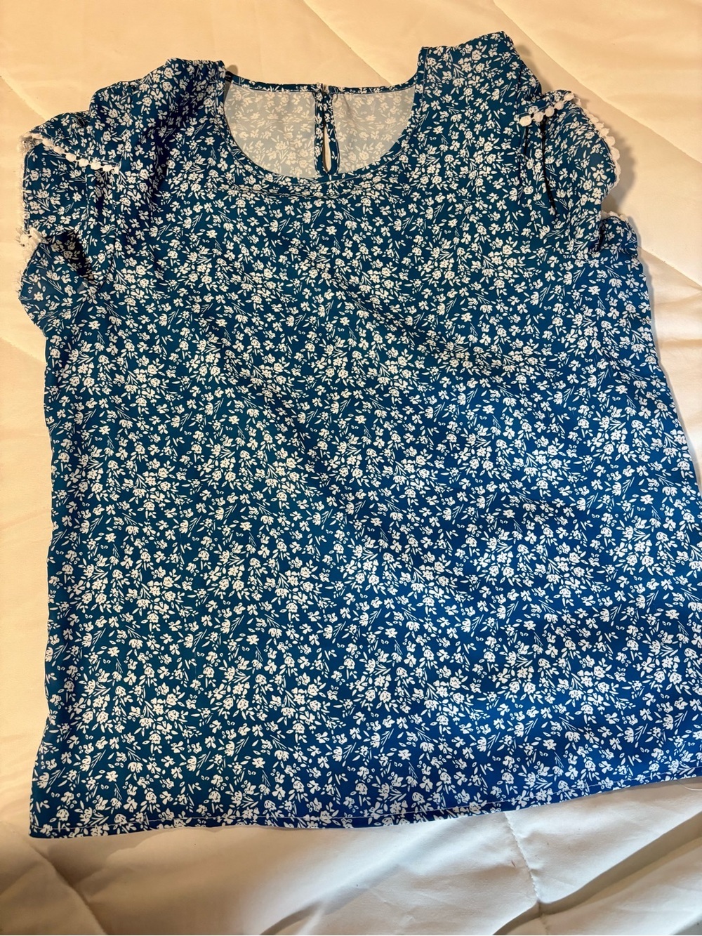 Blue Floral Scoop Neck Blouse Floral (no size tag)